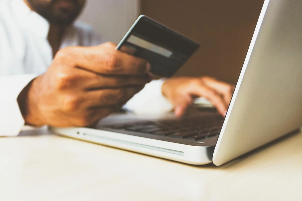 Découvrez comment payer sur Amazon sans carte bancaire en 2026 : astuces faciles