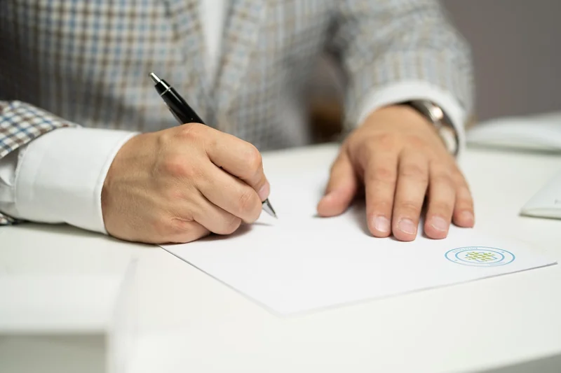 Comment souscrire et résilier sans se faire avoir